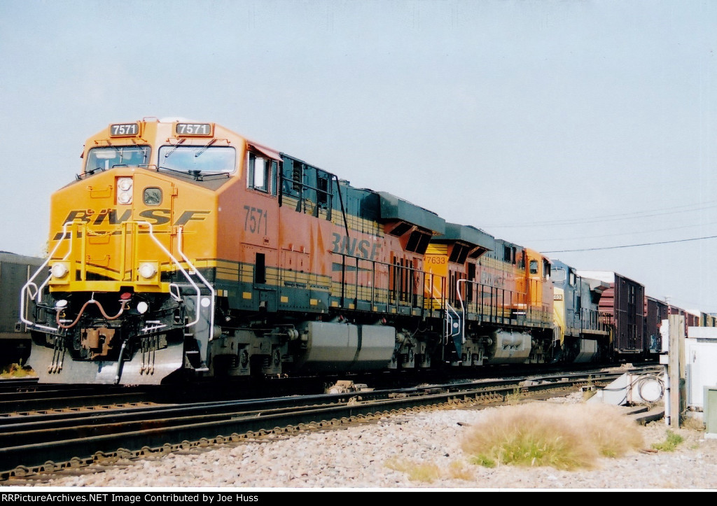 BNSF 7571 East